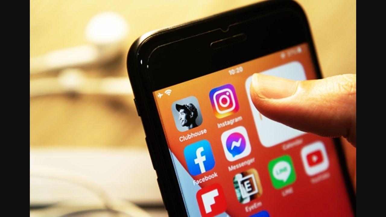 Clubhouse adds new feature ‘replays’ to record audio chats